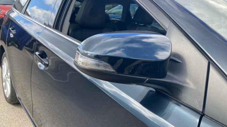 Toyota Auris 1.8 Hybrid Excel 5dr CVT Hybrid Estate